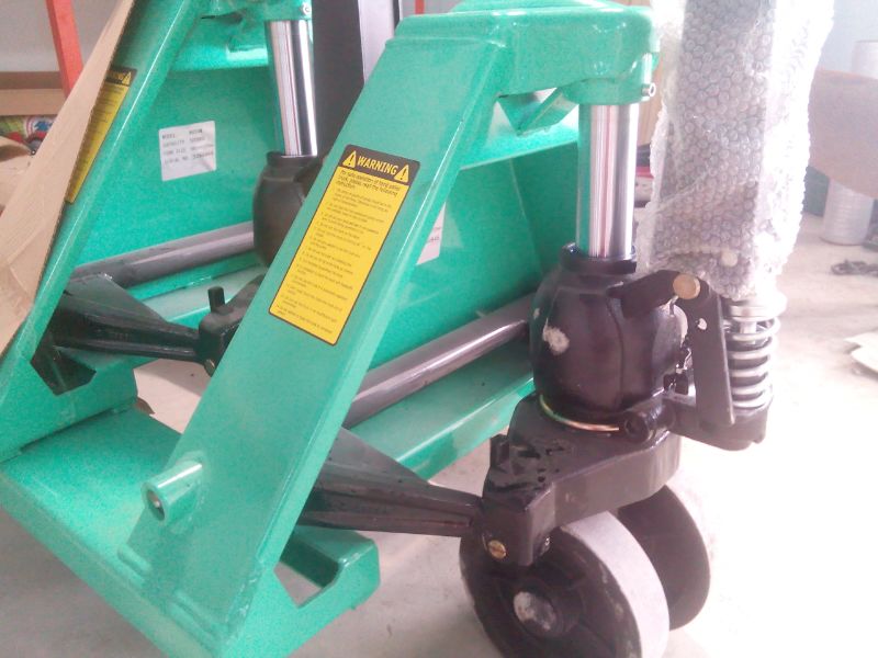 Xe nâng tay Mitsubishi 2-5 tấn